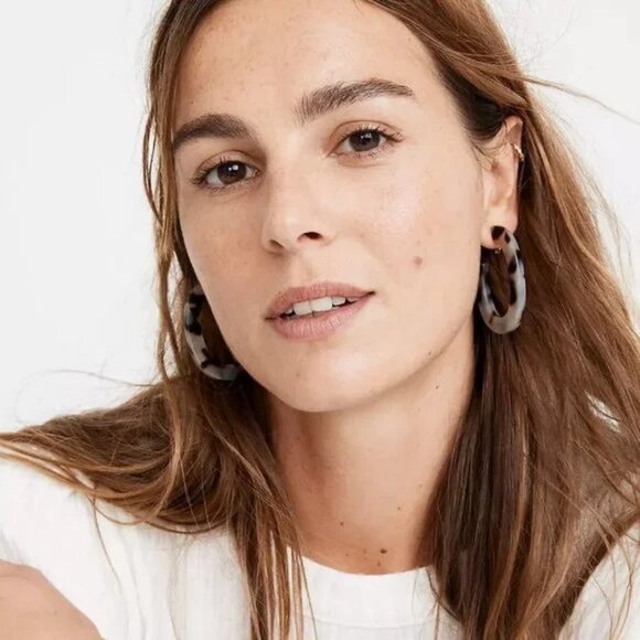 Madewell Acetate Oval Hoop Earrings - Picture 2 of 2